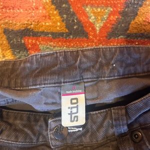 Low rise Stio gray cords ! perfect for fall ! Excellent condition